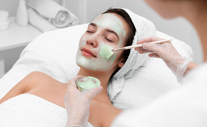 Facial glow peeling treatment